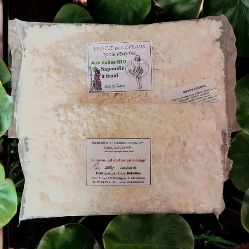 Lessive a crée en copeau, étiquette visible , saponification a froid fabrication charente maritime