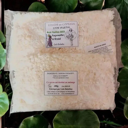 Lessive a crée en copeau, étiquette visible , saponification a froid fabrication charente maritime
